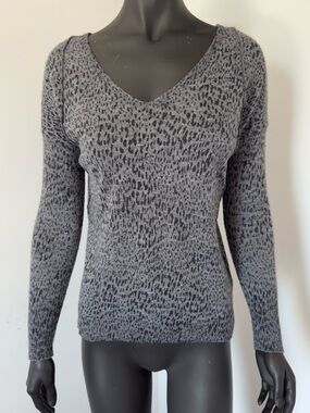 Rebecca Taylor Gray and Black Leopard-Print V-Neck Sweater